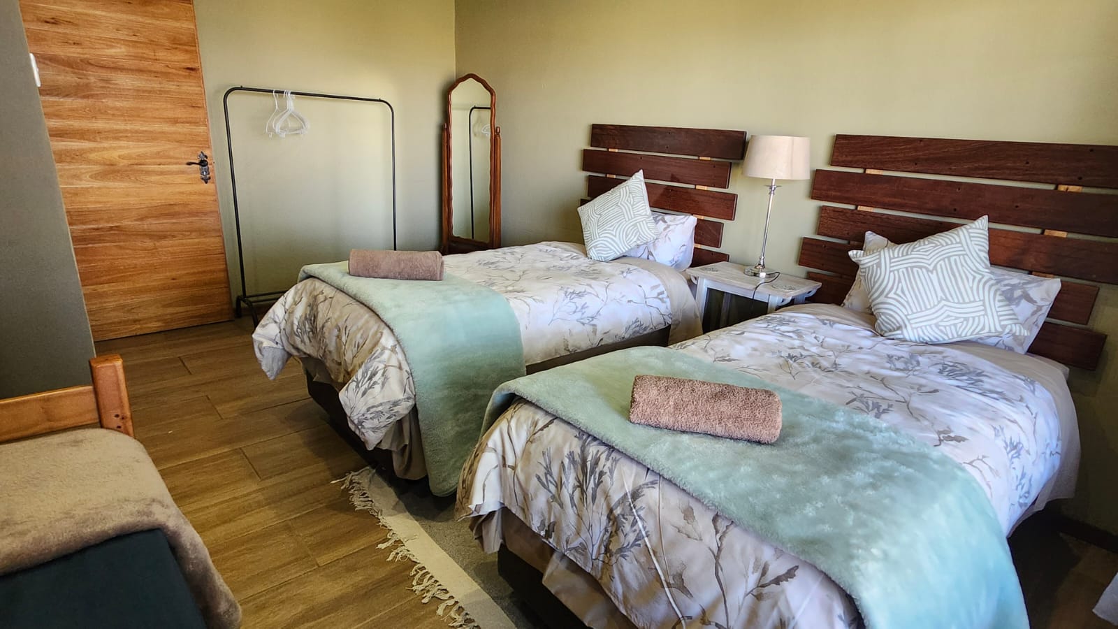 Twin bedroom